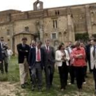 Un momento de la visita de la ministra de Vivienda a Sahagún el pasado mes de mayo