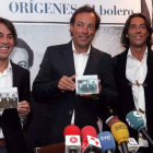 Raúl, Manuel y Óscar Quijano, en el acto en el que dieron a conocer a los medios el disco con el que regresan como trío tras ocho años de separación artística.