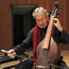 El viologambista Jordi Savall. NORA OLIVÉ