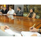 Clemente Corona, Fernández, Susana Travesí y José María Llops, en la firma del acuerdo.