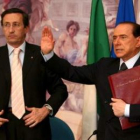 Gianfranco Fini, junto a Silvio Berlusconi, en una foto de archivo.