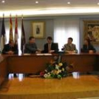 Un momento de la firma del convenio, que tuvo lugar ayer en el Ayuntamiento de Valencia de Don Juan