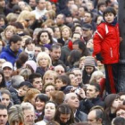 Miles de personas se agolpan en la Plaza Mayor para disfrutar de uno de los momentos con más tirón d