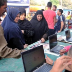 Registro para votar en Giza (Egipto) en elecciones legislativas.