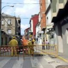 Los operarios comenzaron ayer a trabajar en la calle Vatemar de la capital del Bierzo Alto