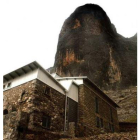 Imagen de un refugio de montaña situado en la vega de Urriellu en el Concejo de Cabrales.