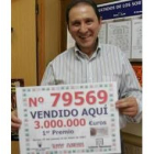 Eugenio Rodríguez, en su administración de lotería