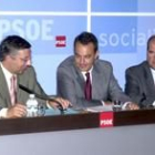 Blanco, Rodríguez Zapatero y Chaves, durante la primera reunión de la Ejecutiva socialista
