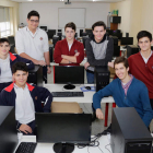 Los ocho componentes del equipo del Colegio Leonés. SECUNDINO PÉREZ
