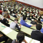 Un aula de la Universidad de León durante un examen.