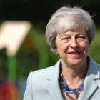 Theresa May, este jueves, a su llegada al colegio electoral para votar en las europeas, en Londres.