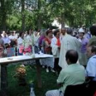 La celebración de una misa de campaña fue uno de los actos preparados para los pensionistas