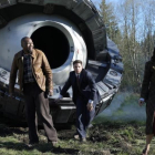 Malcolm Barrett, Matt Lanter y Abigail Spencer, en una imagen promocional de la serie 'Timeless'.