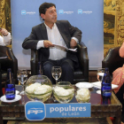 Silvia Clemente, Jaime González e Isabel Carrasco en el coloquio celebrado ayer en San Marcos.