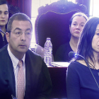 Las tres condenadas, junto al anterior letrado de Gago, Fermín Guerrero. RAMIRO