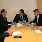 Al encuentro con el consejero acudieron los portavoces del PP, UPL y C’s. DL