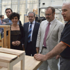 Rey (segundo por la derecha), en una visita a un centro de FP, en una foto de archivo. WIFREDO GARCÍA