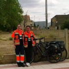 Dos de las voluntarias que colaboran en la ayuda a los peregrinos en San Andrés.