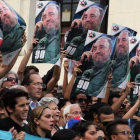 Cientos de jóvenes se han concentrado en la Universidad de La Habana para recordar a Fidel Castro.