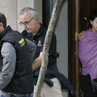 Bastierra y Porto, a la salida del piso del periodista.