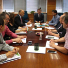 El director de Medio Natural, técnicos de Medio Ambiente y miembros de la Mesa del Castaño. DL