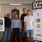 El alcalde y el edil de Deportes junto a los organizadores.