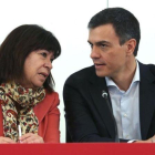 La presidenta del PSOE, Cristina Narbona, y el secretario general, Pedro Sánchez, este martes en la sede del partido.
