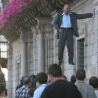 Una de las escenas de las performances que Andarte traslada a las calles de Ponferrada.