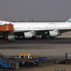 Un Boeing PK-274 de la PIA, a punto de volar a Bombay desde Karachi, en el 2014.
