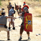 Un momento de la recreación de la batalla entre cántabros y romanos.
