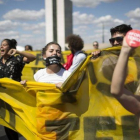 Manifestantes en apoyo a Rousseff en Brasilia.