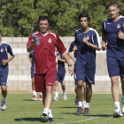 Luis Cembranos, segundo por la izquierda, durante una sesión de entrenamiento.