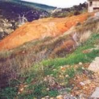 Imagen de la escombrera denunciada, en la ladera del río Boeza