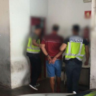 La Policía Nacional detiene a dos personas por estrangular y quemar a un indigente en Gran Canaria.