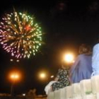 Miles de leoneses acudieron anoche a contemplar la última colección de fuegos de las fiestas