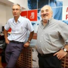 Antonio Méndez y Pedro Nieto, ayer en la sede comarcal del PSOE