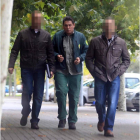 El celador Alberto García, en octubre del 2011 a la salida del juzgado