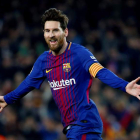 Messi celebra uno de los dos goles materializados frente al Girona en el Camp Nou. ENRIC FONTCUBERTA