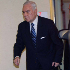 Carlos Dívar, presidente del Consejo General del Poder Judicial, en su llegada a la sede del Consejo ayer.