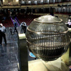 Los bombos de la Lotería de Navidad, instalados este sábado en Teatro Real de Madrid.
