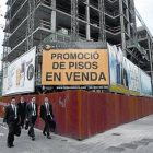 Promoción de viviendas en la calle Bac de Roda de Barcelona, el pasado enero.