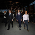 Silván y José Antonio Diez entrando en el Palacio de Congresos para el debate