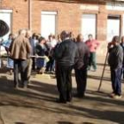 Instantánea de la jornada de limpieza comunitaria llevada a cabo en Palacios de Fontecha