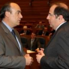 Herrera conversa con el nuevo portavoz del PSOE, Francisco Ramos