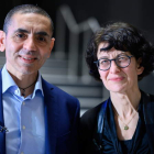 Los doctores Ugur Sahin y Özlem Türeci, que junto a otros cinco investigadores desarrollaron las vacunas. BERND VON JUTRCZENKA