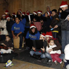 Las calles de León se llenaron anoche de villancicos y notas navideñas.