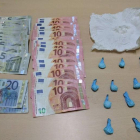 Bolsitas de speed y dinero incautado durante la detención en La Bañeza.