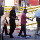 Dos de los detenidos por el homicidio, en una imagen tomada el día que pasaron a disposición judicial.