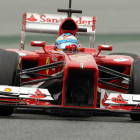 Alonso con su Ferrari marcó el mejor tiempo en Montmeló.