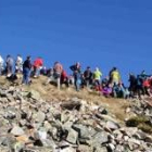 El pico del Catoute, en la imagen, se quedó pequeño para los numerosos montañeros participantes